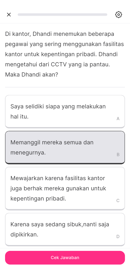 Layar soal di aplikasi HP dengan empat pilihan jawaban, satu pilihan disorot, dan tombol Cek Jawaban berwarna merah muda di bagian bawah.